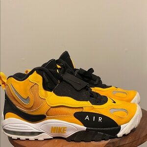 Nike Air Max Yellow and Black Sneakers